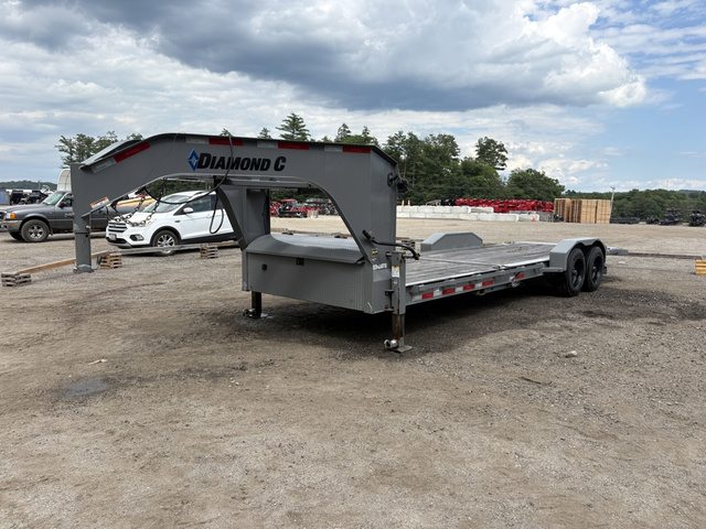2024 DIAMOND C 7X24 15K Gooseneck Tilt Equipment Trailer W/Bolt O in Turner, ME