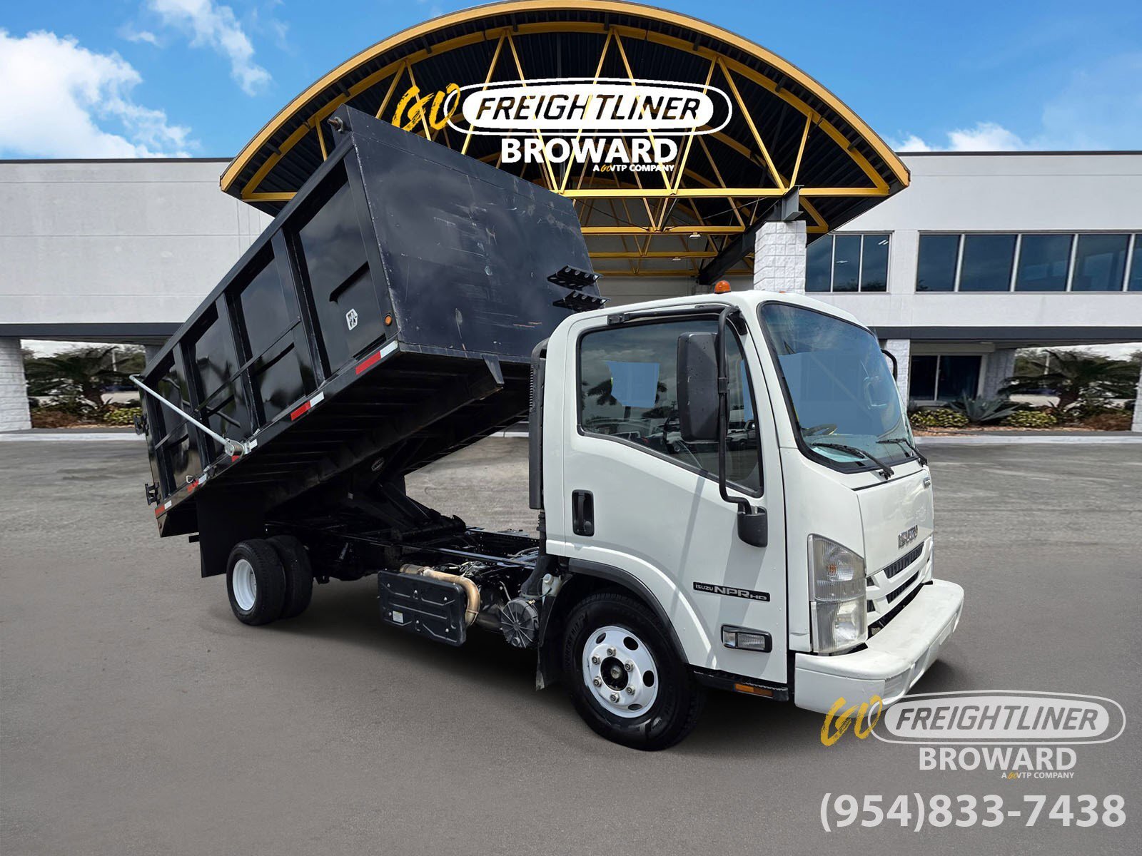 2019 ISUZU NPR HD in Pompano Beach, FL