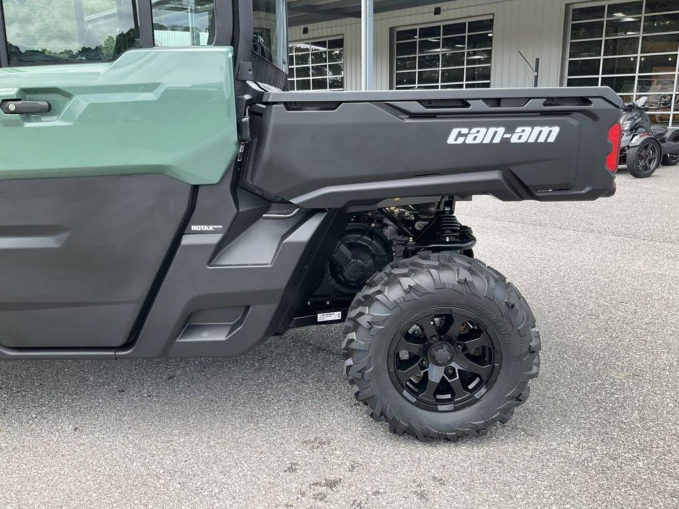 A photo of this 2026 Can-Am Defender MAX DPS CAB HD10