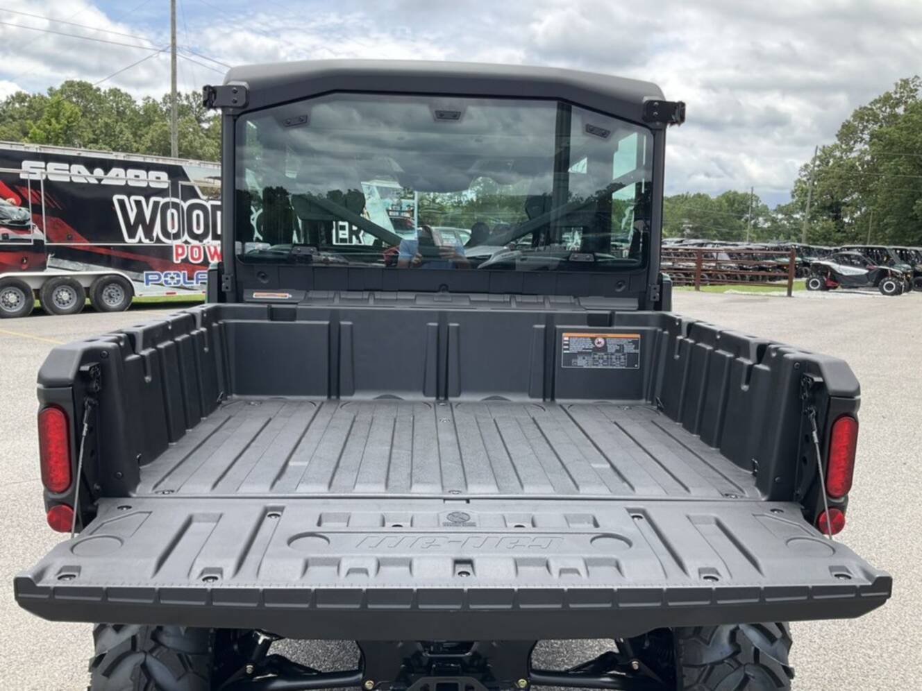 A photo of this 2026 Can-Am Defender MAX DPS CAB HD10