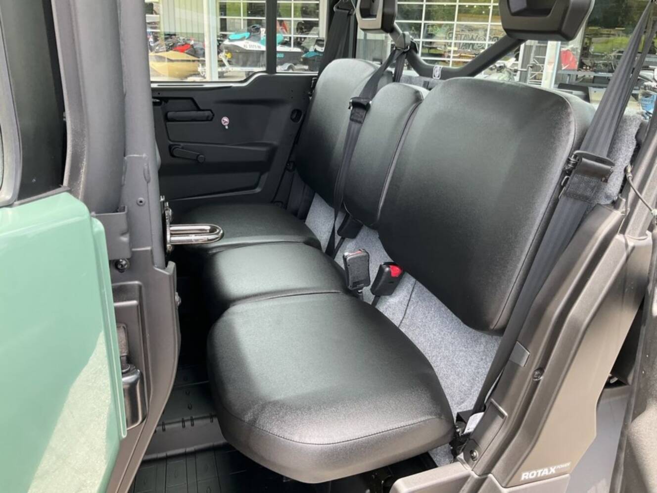A photo of this 2026 Can-Am Defender MAX DPS CAB HD10