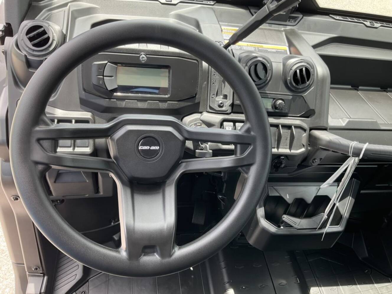 A photo of this 2026 Can-Am Defender MAX DPS CAB HD10