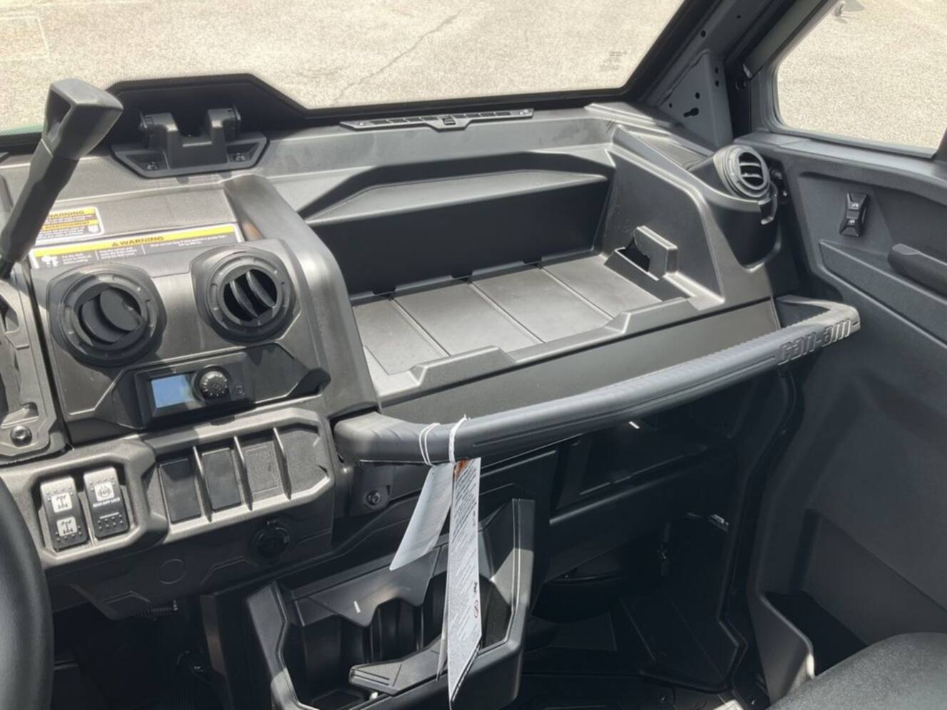 A photo of this 2026 Can-Am Defender MAX DPS CAB HD10