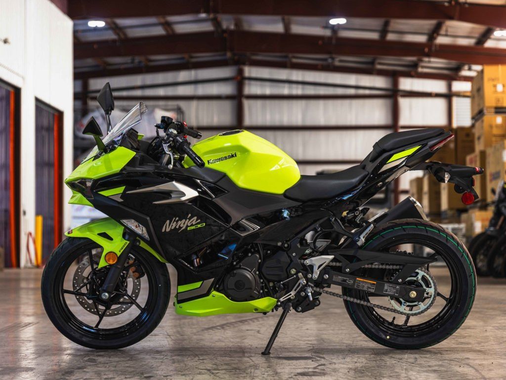 2026 Kawasaki Ninja® 500 ABS Metallic Yellowish Green/Ebony ABS in New Braunfels, TX