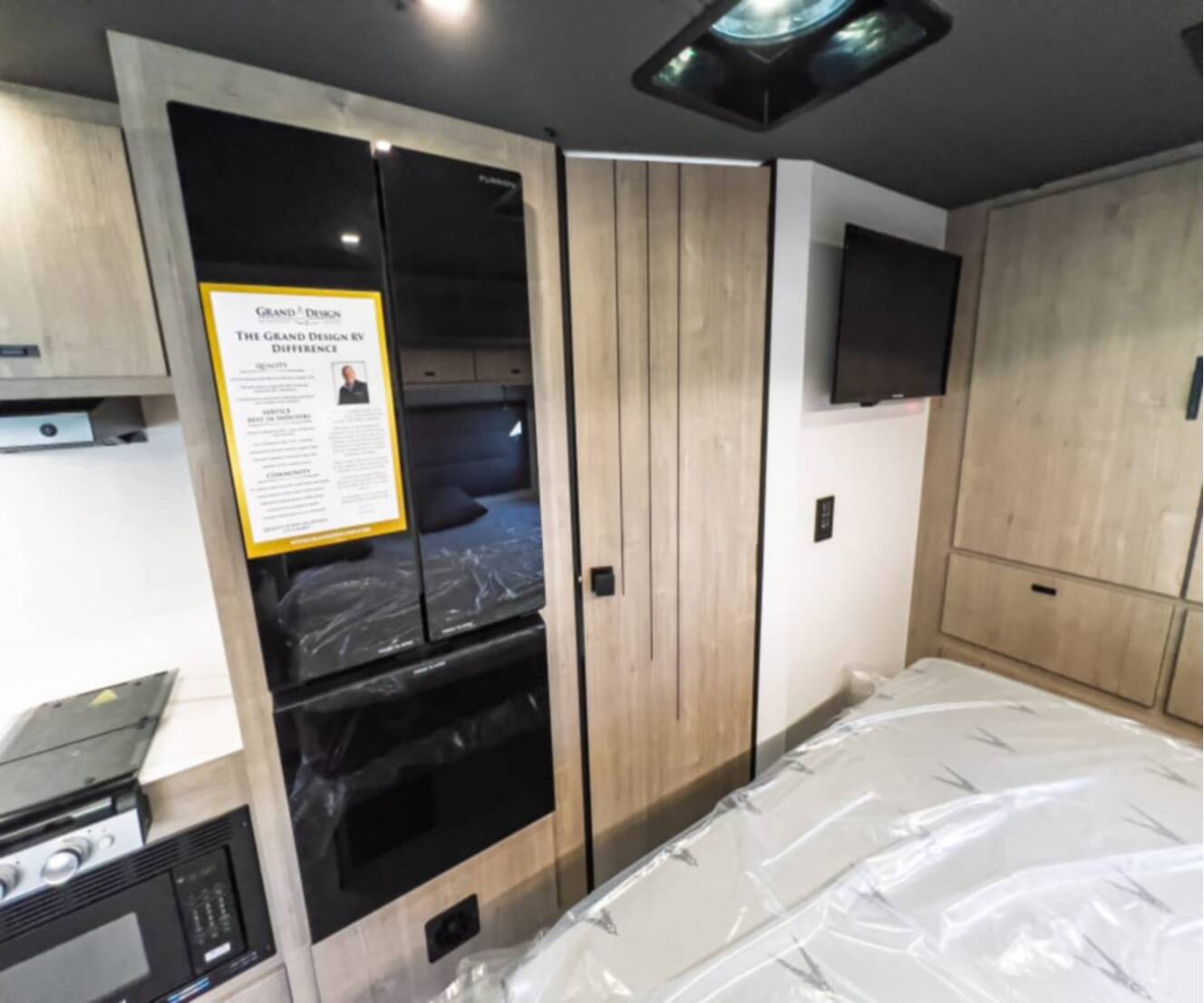 A photo of this 2026 Grand Design LINEAGE SERIES M 25FW-FBP