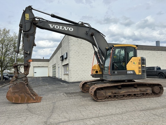 2019 Volvo ECR235EL in Burbank, OH