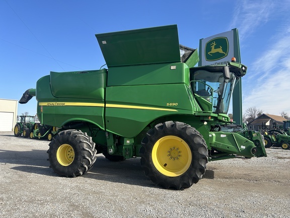 2012 John Deere S690 in Corning, AR