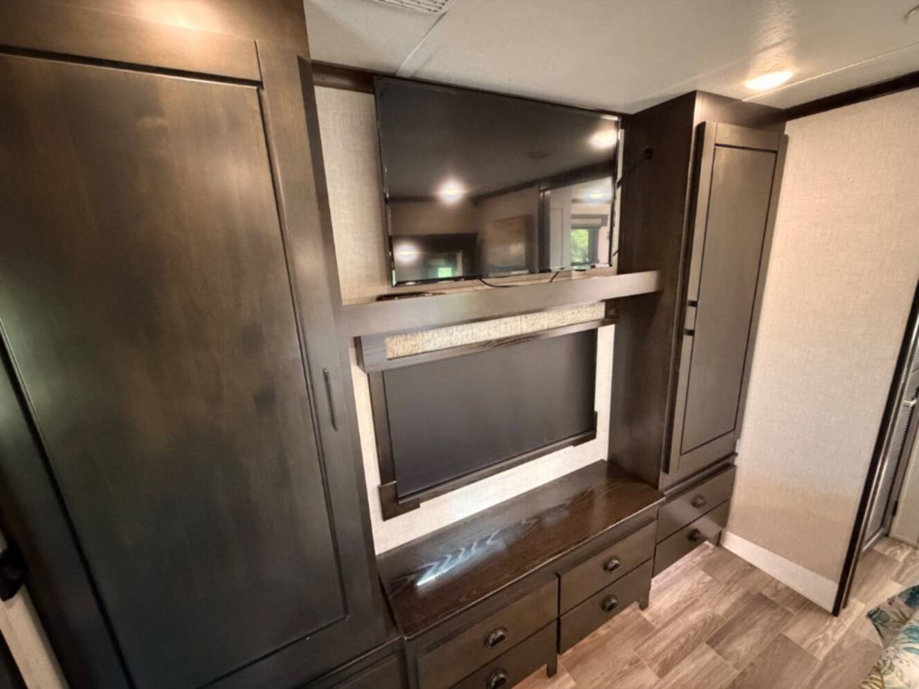 A photo of this 2020 Redwood Rv Redwood 3981FK