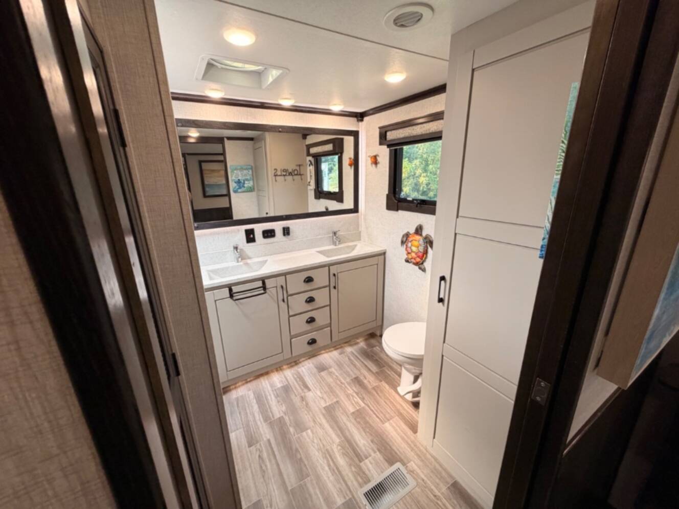 A photo of this 2020 Redwood Rv Redwood 3981FK