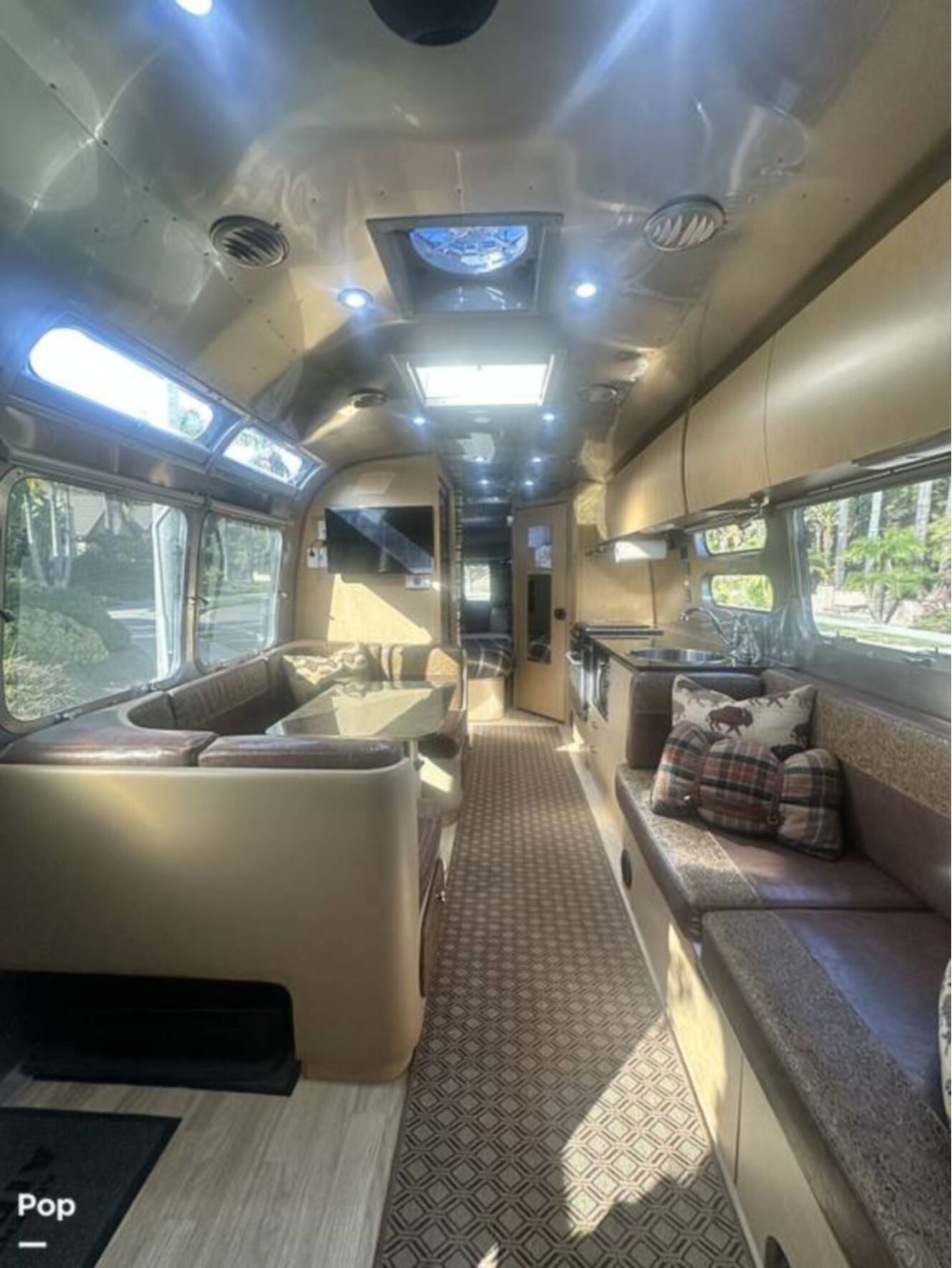 A photo of this 2015 Airstream Flying Cloud 30FB Bunk