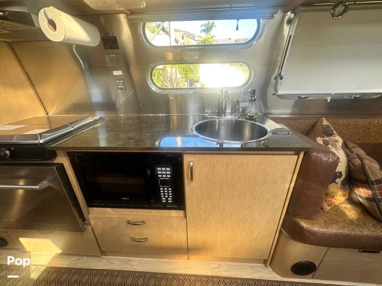 A photo of this 2015 Airstream Flying Cloud 30FB Bunk