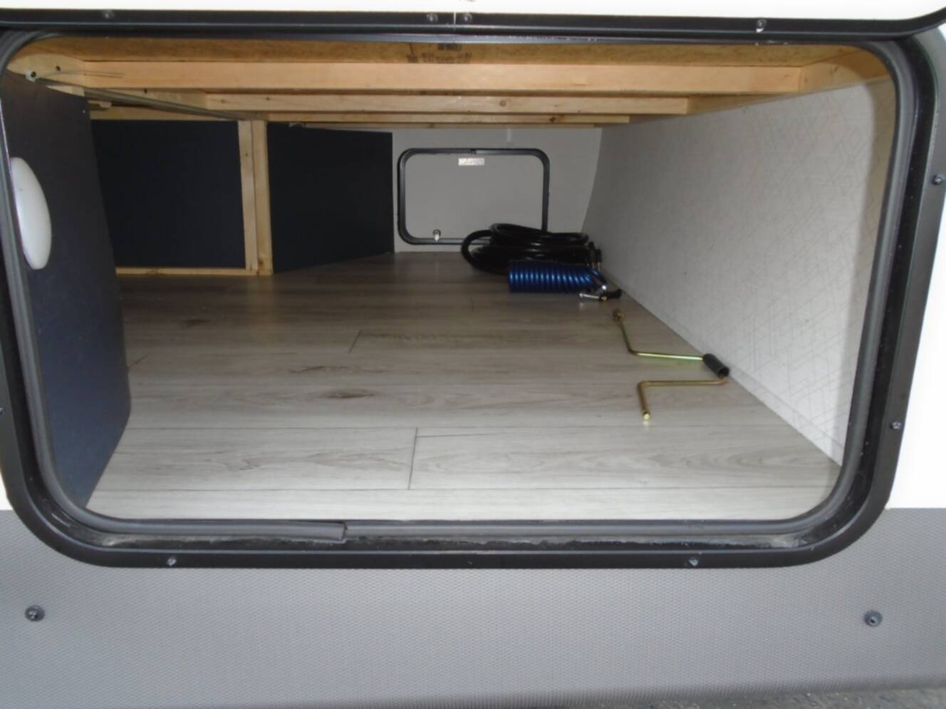 A photo of this 2025 Prime Time Rv Avenger 27DBS