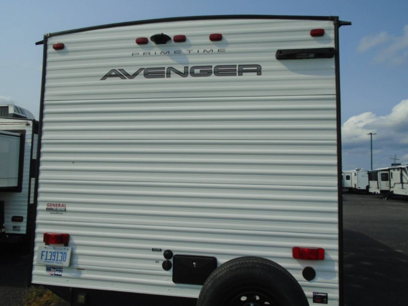 A photo of this 2025 Prime Time Rv Avenger 27DBS
