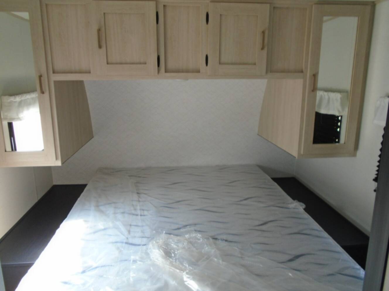 A photo of this 2025 Prime Time Rv Avenger 27DBS