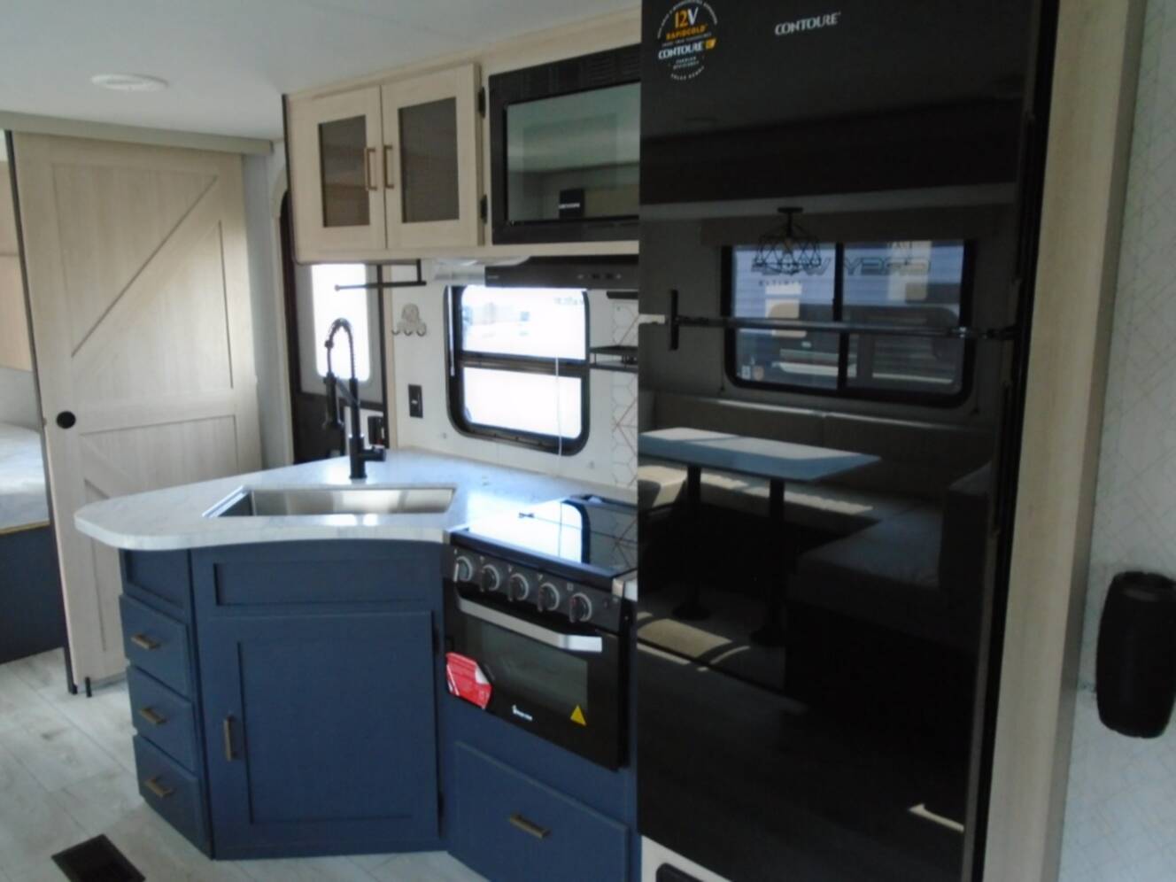 A photo of this 2025 Prime Time Rv Avenger 27DBS
