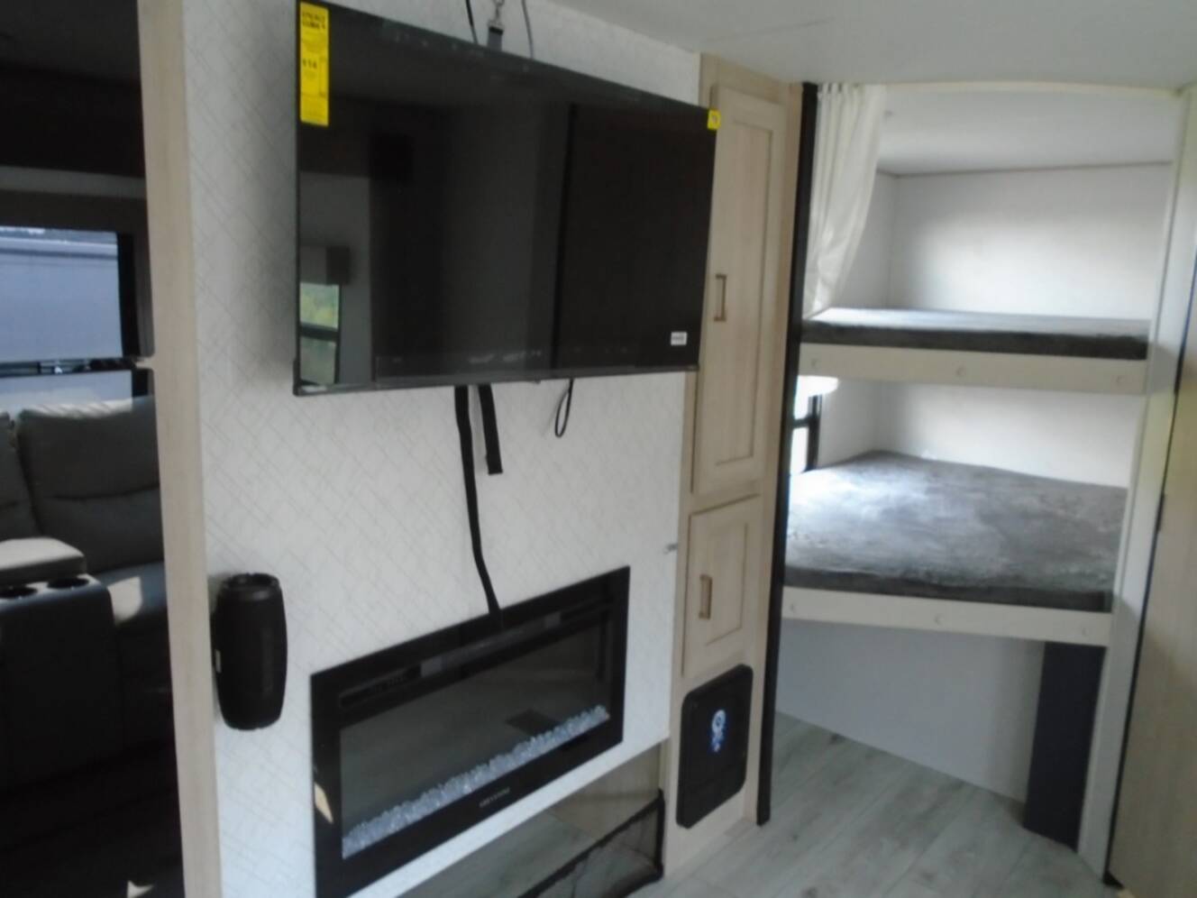 A photo of this 2025 Prime Time Rv Avenger 27DBS