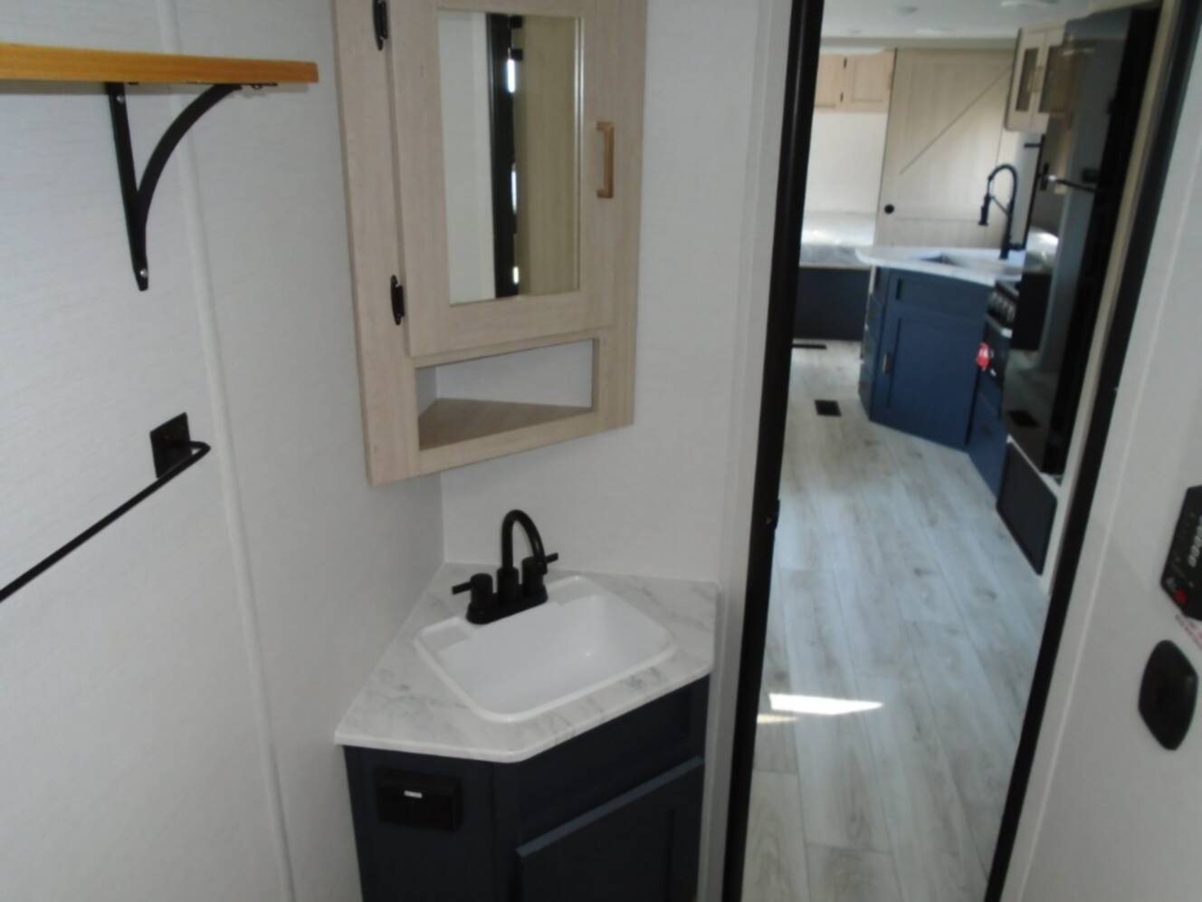 A photo of this 2025 Prime Time Rv Avenger 27DBS