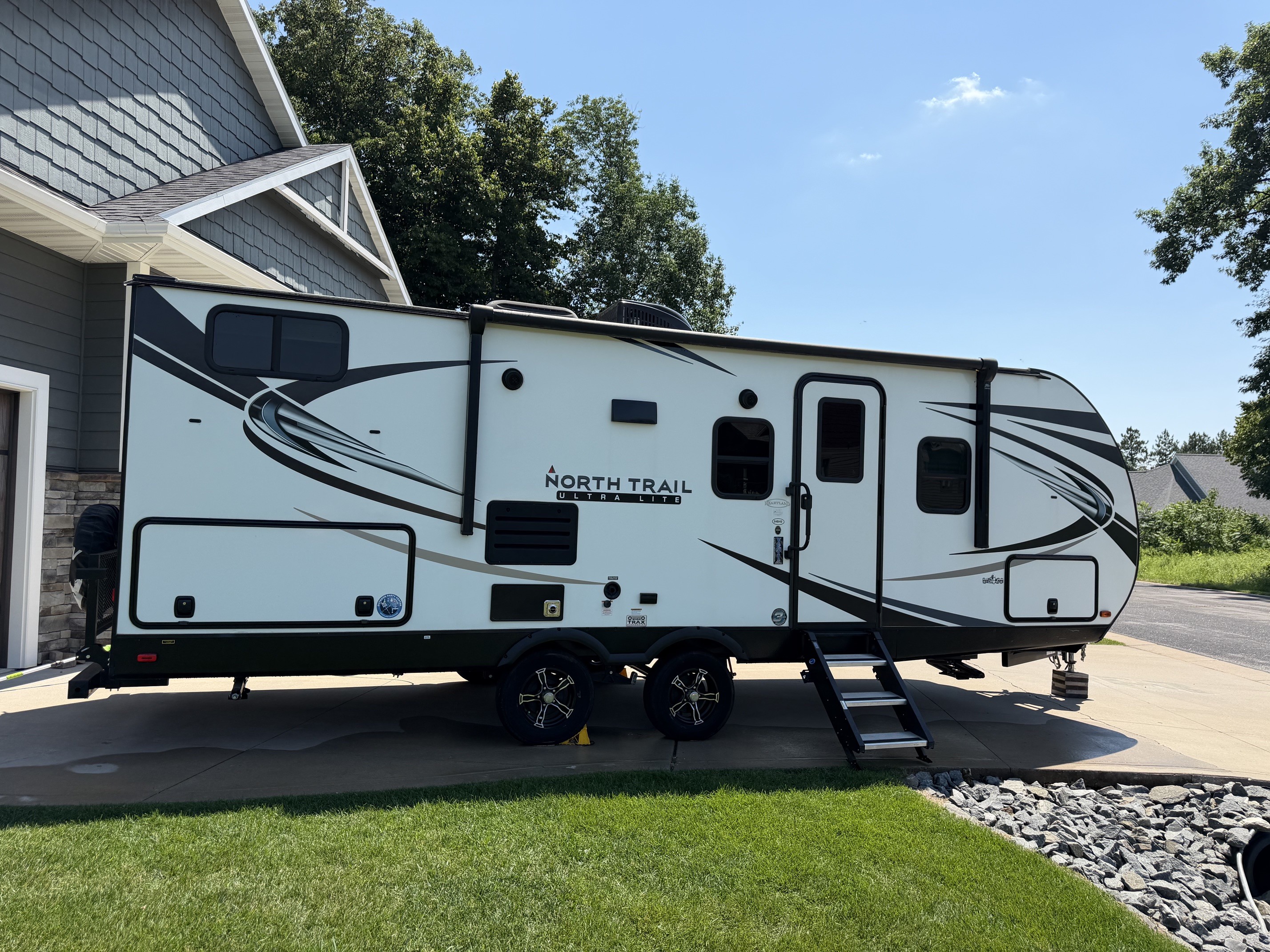2021 Heartland NORTH TRAIL 24BHS RV