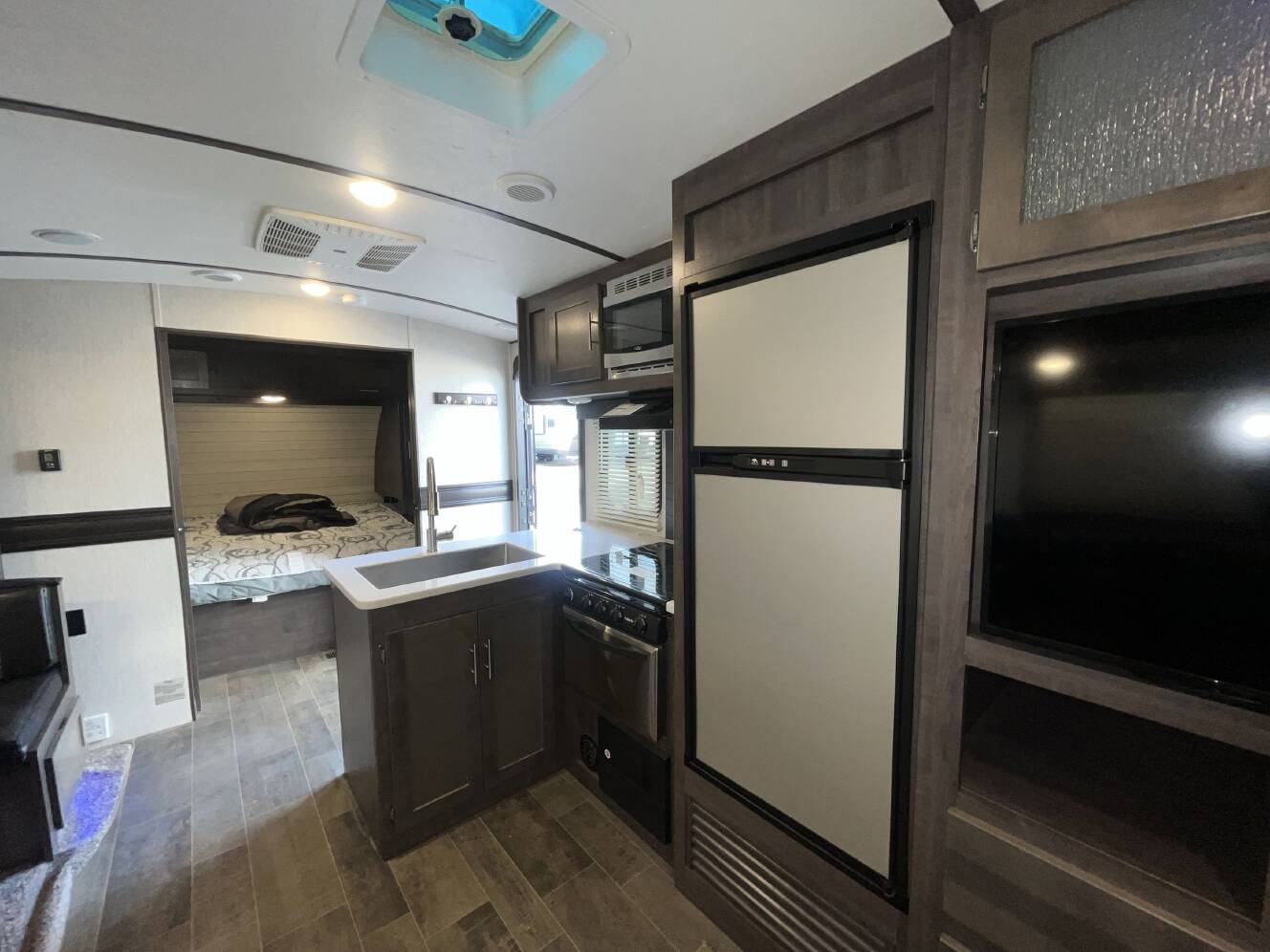 A photo of this 2019 Crossroads SUNSET TRAIL 262BH