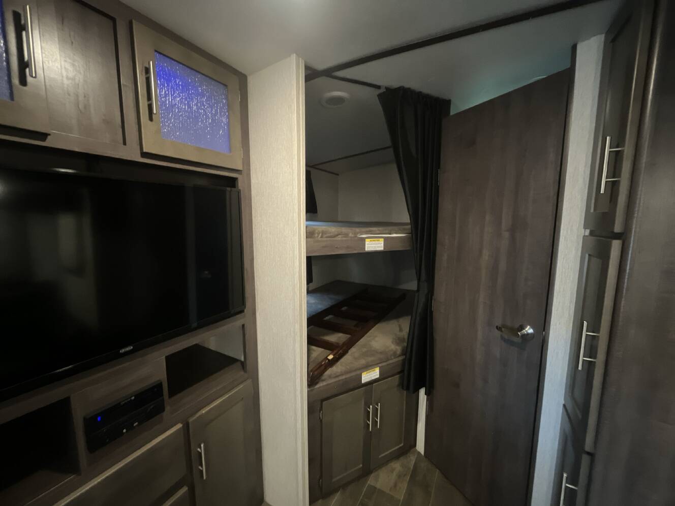 A photo of this 2019 Crossroads SUNSET TRAIL 262BH