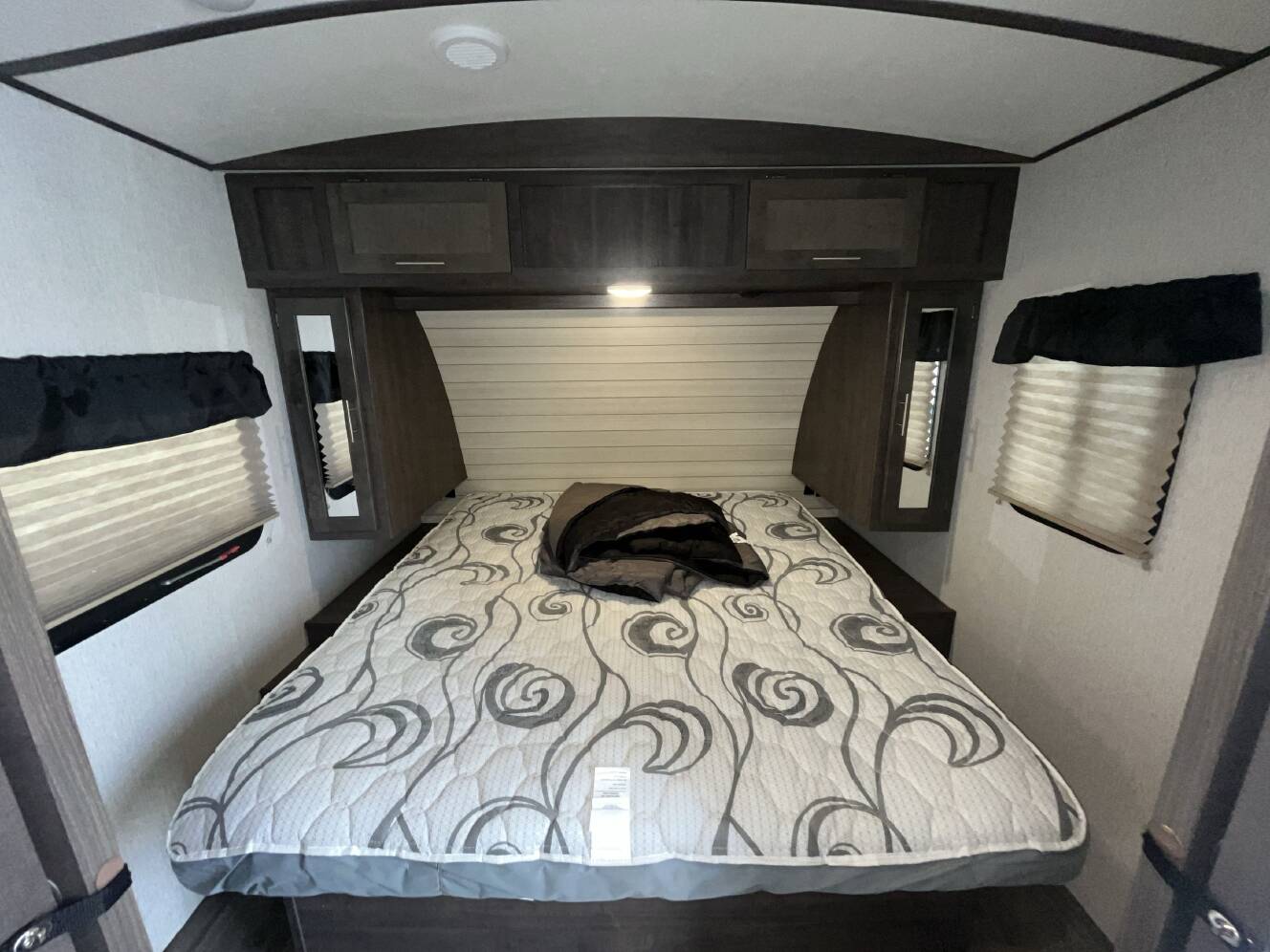 A photo of this 2019 Crossroads SUNSET TRAIL 262BH