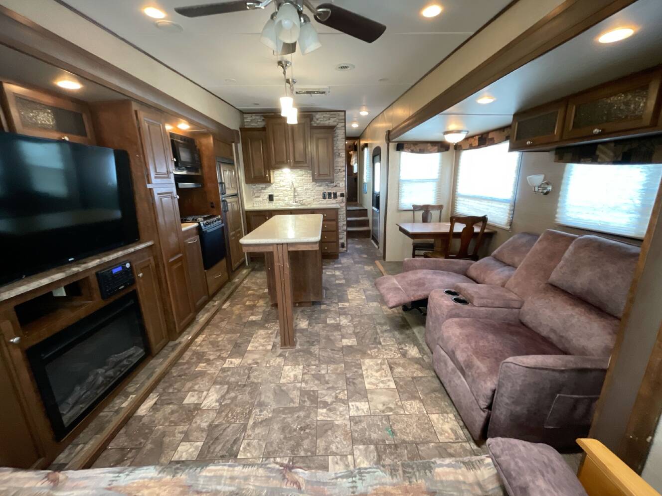 A photo of this 2015 Coachmen CHAPARRAL 360IBL