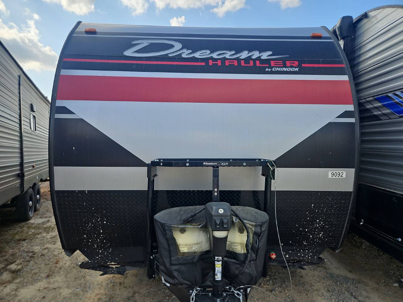 A photo of this 2022 Chinook DREAM 175
