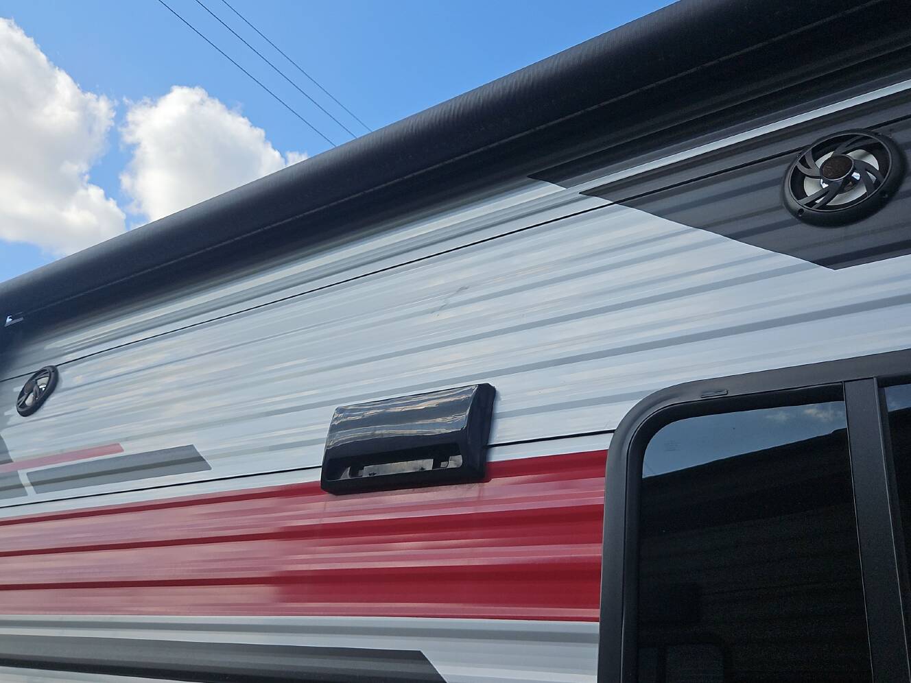 A photo of this 2022 Chinook DREAM 175