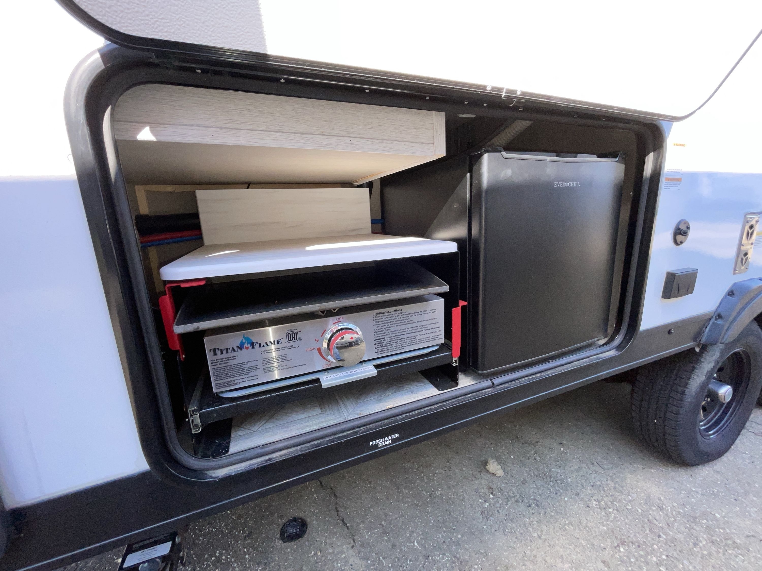 Used 2024 Forest River Wildwood X-Lite X 24VIEW For Sale in Akron