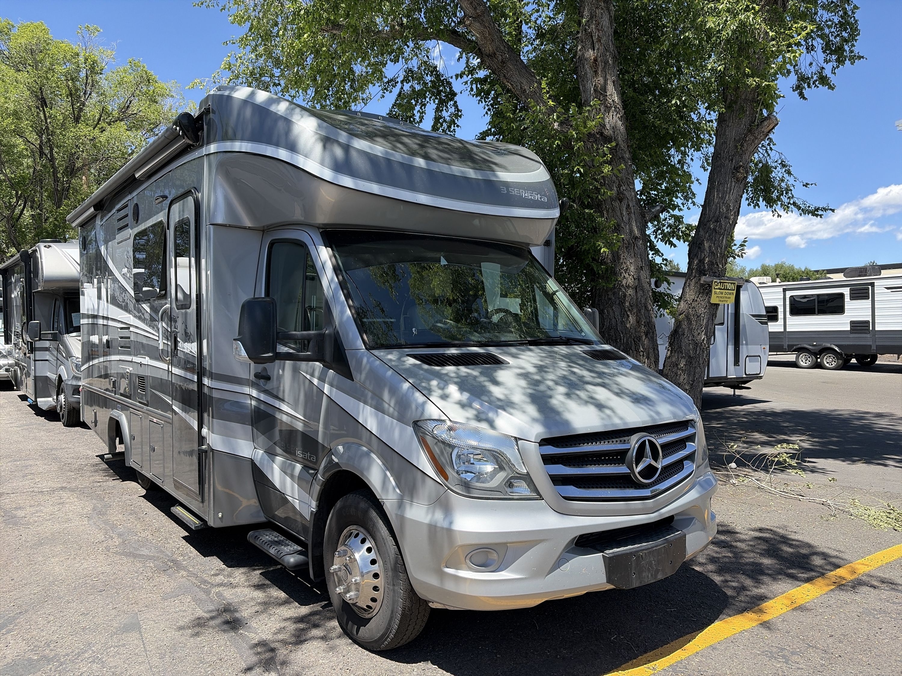 2020 Dynamax ISATA 3 24FW RV