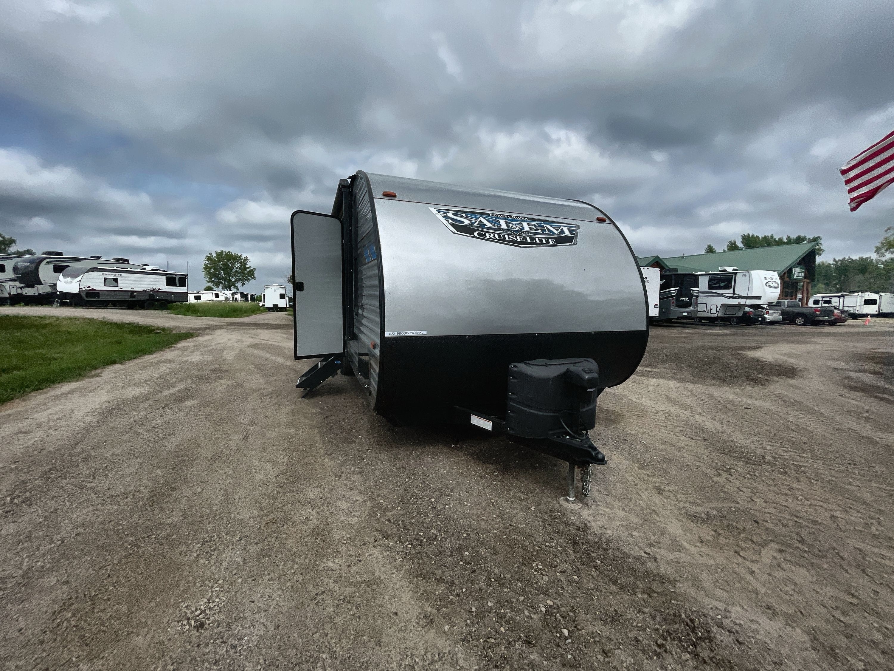 2022 Forest River SALEM CRUISE LITE 240BHXL in hugo MN