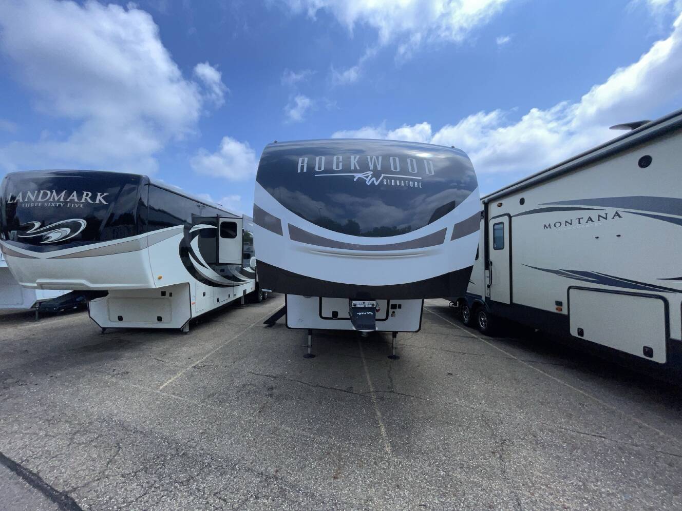 A photo of this 2024 Forest River ROCKWOOD SIGNATURE 301RK