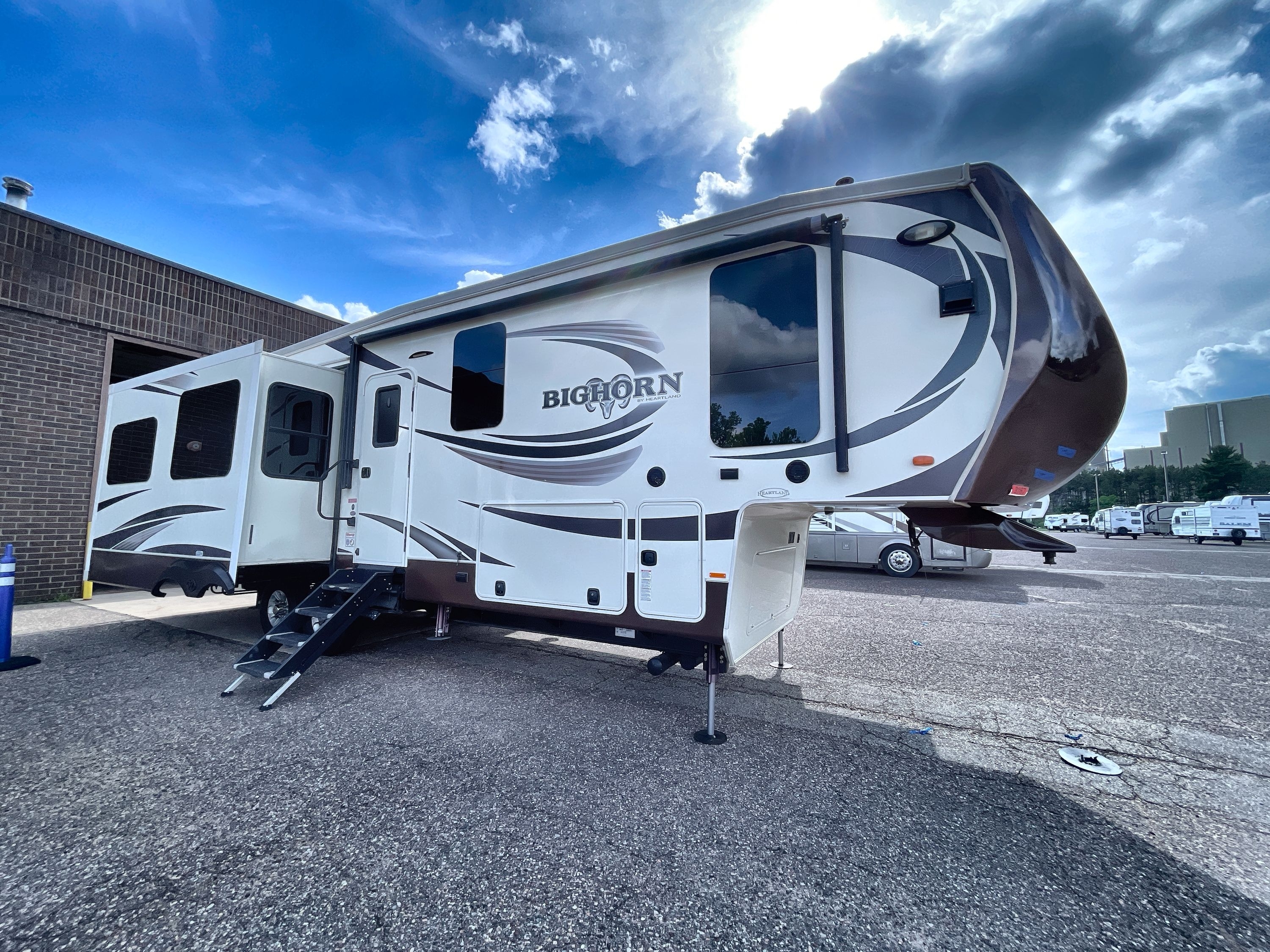 2015 Heartland BIGHORN 3010RE in rothschild WI