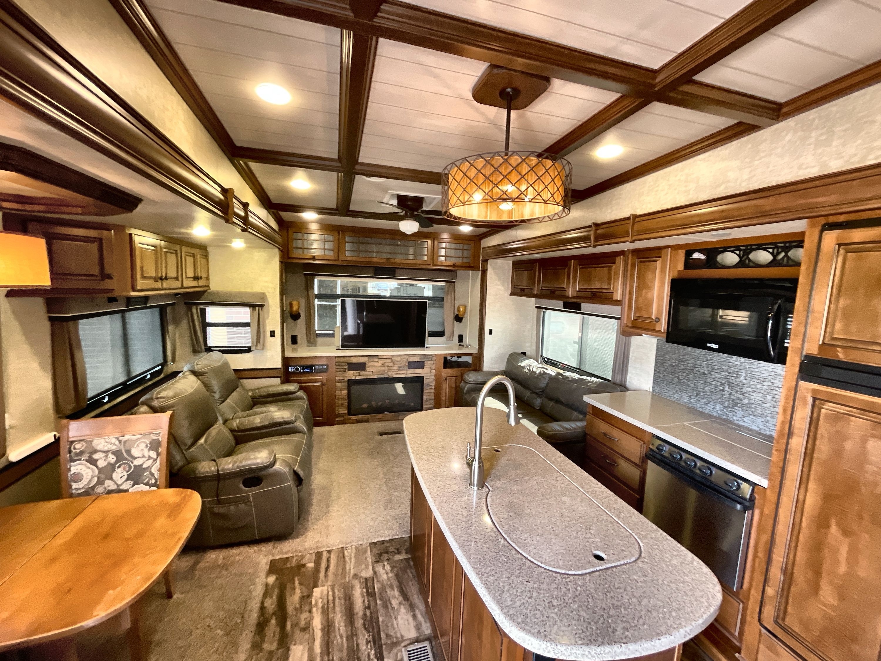 2015 Heartland BIGHORN 3010RE in rothschild WI
