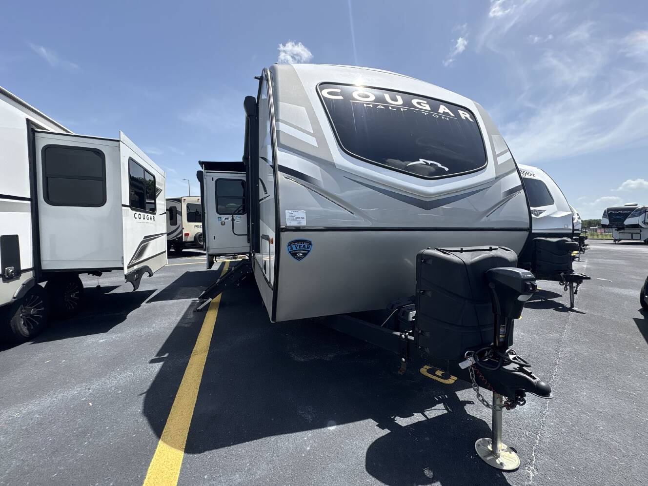 A photo of this 2023 Keystone COUGAR 34TSB