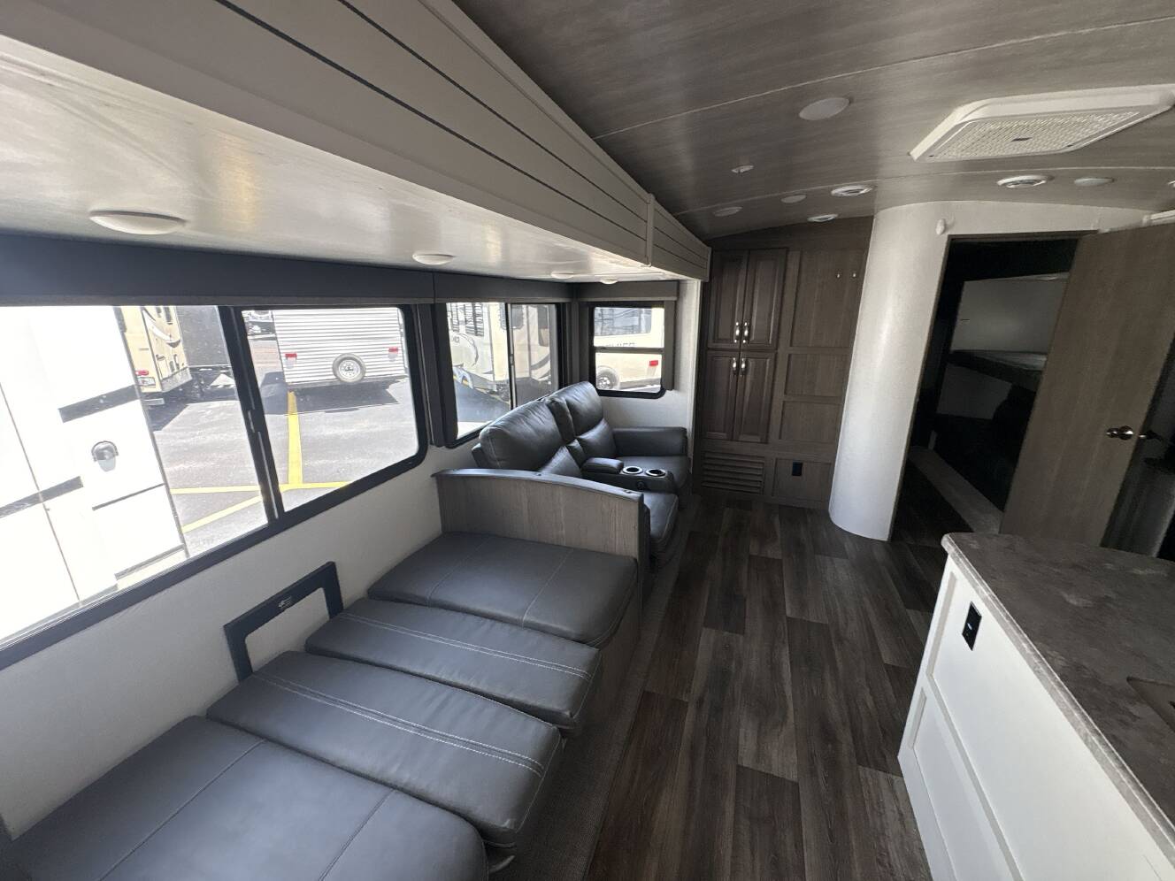 A photo of this 2023 Keystone COUGAR 34TSB