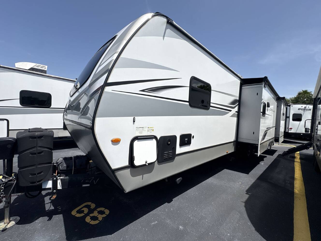 A photo of this 2023 Keystone COUGAR 34TSB