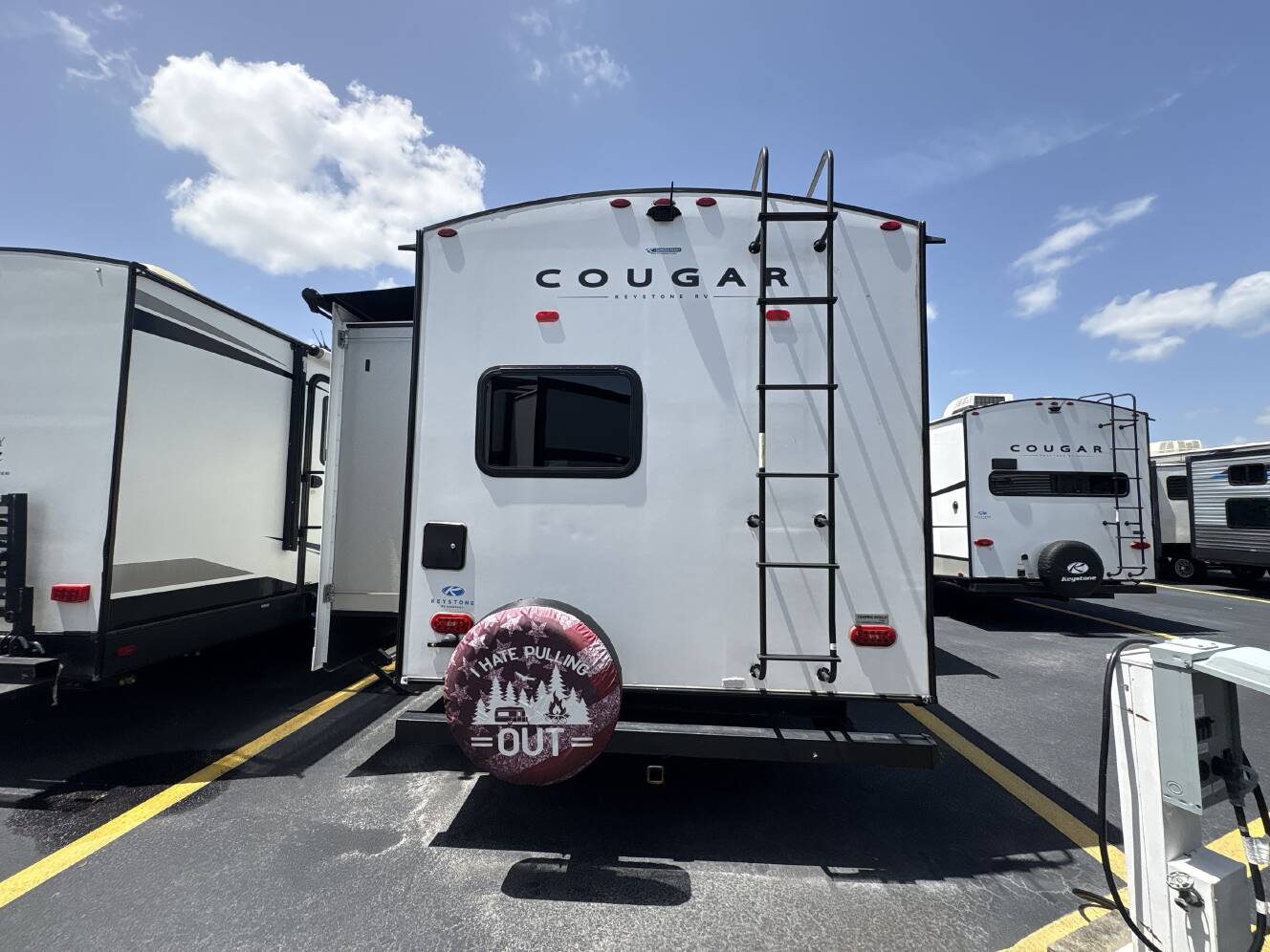 A photo of this 2023 Keystone COUGAR 34TSB