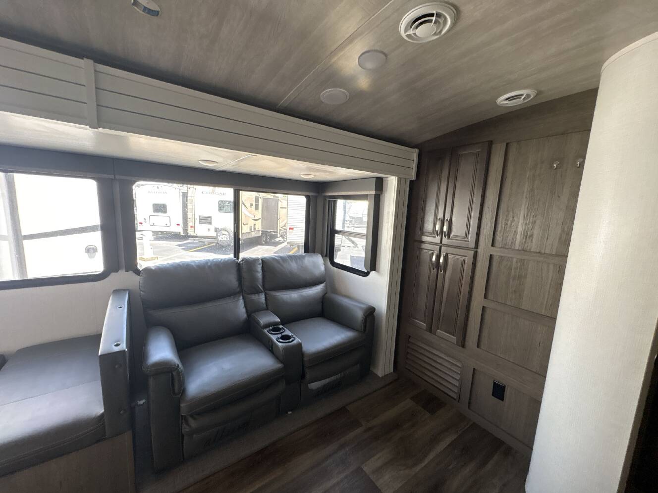 A photo of this 2023 Keystone COUGAR 34TSB