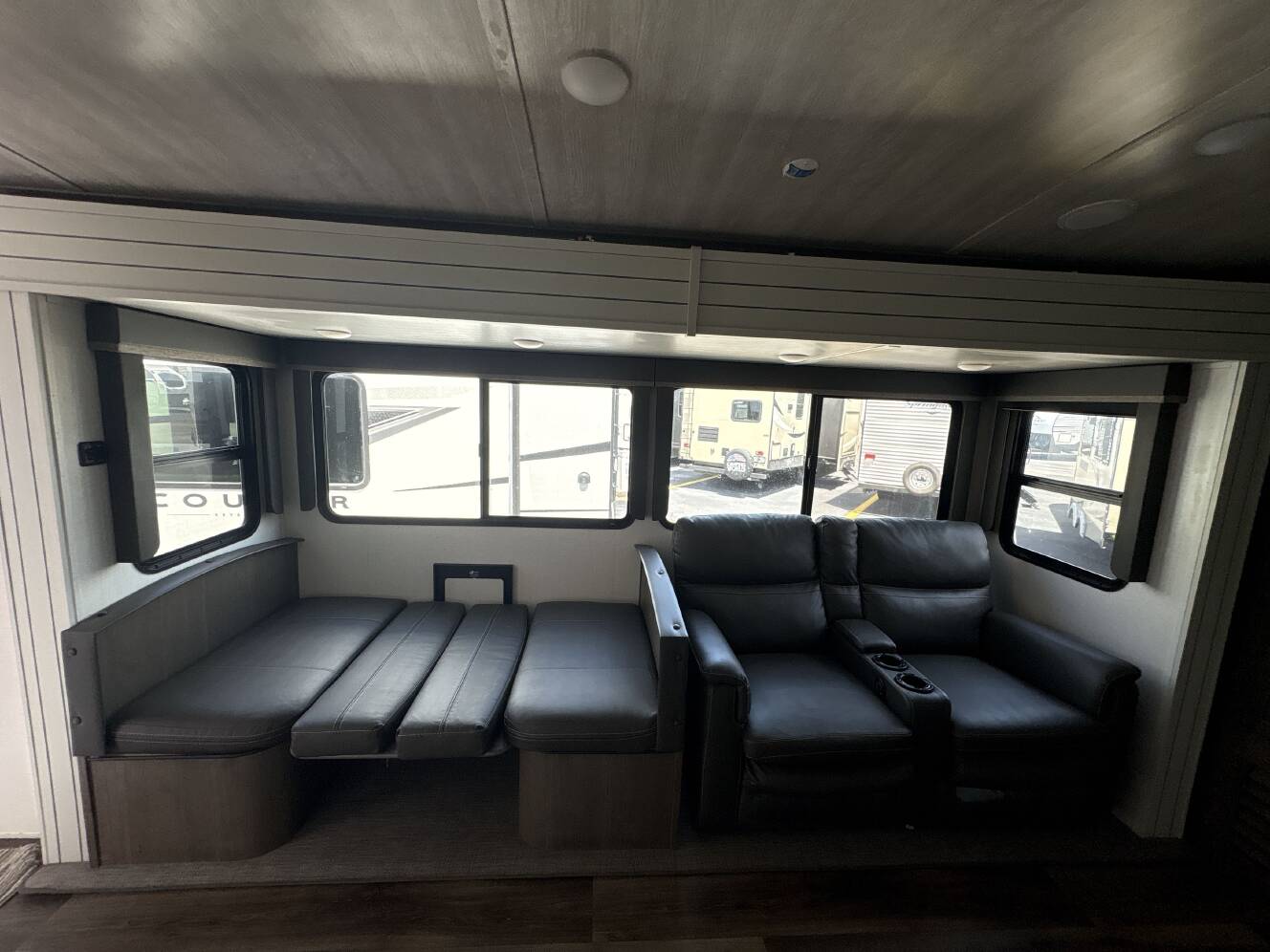 A photo of this 2023 Keystone COUGAR 34TSB