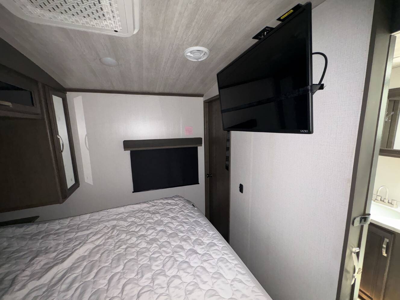 A photo of this 2023 Keystone COUGAR 34TSB