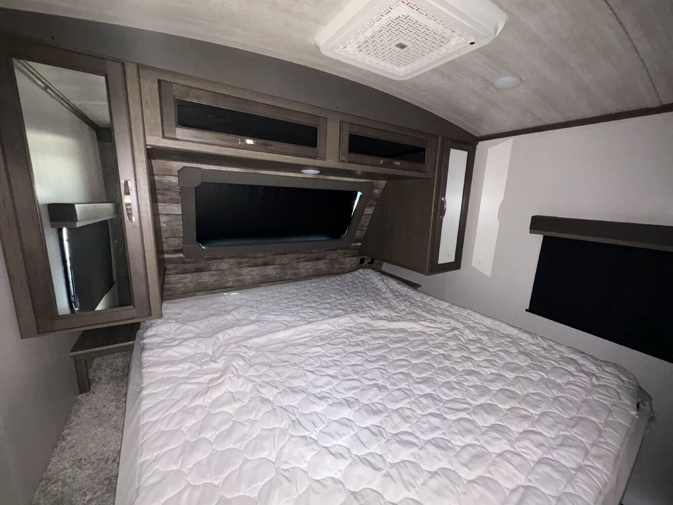 A photo of this 2023 Keystone COUGAR 34TSB