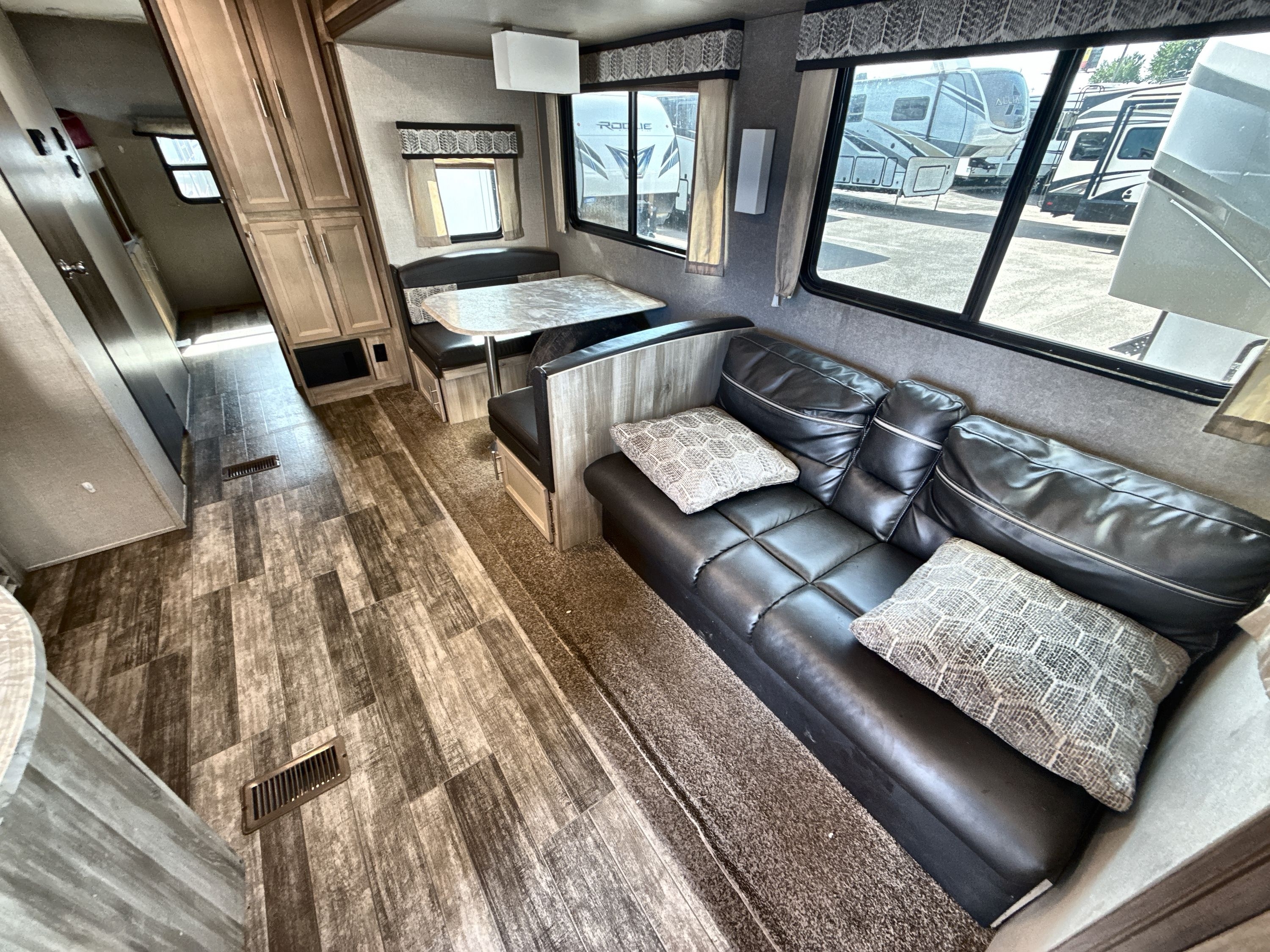 2021 Coachmen CATALINA LEGACY 343BHTS in forest lake MN