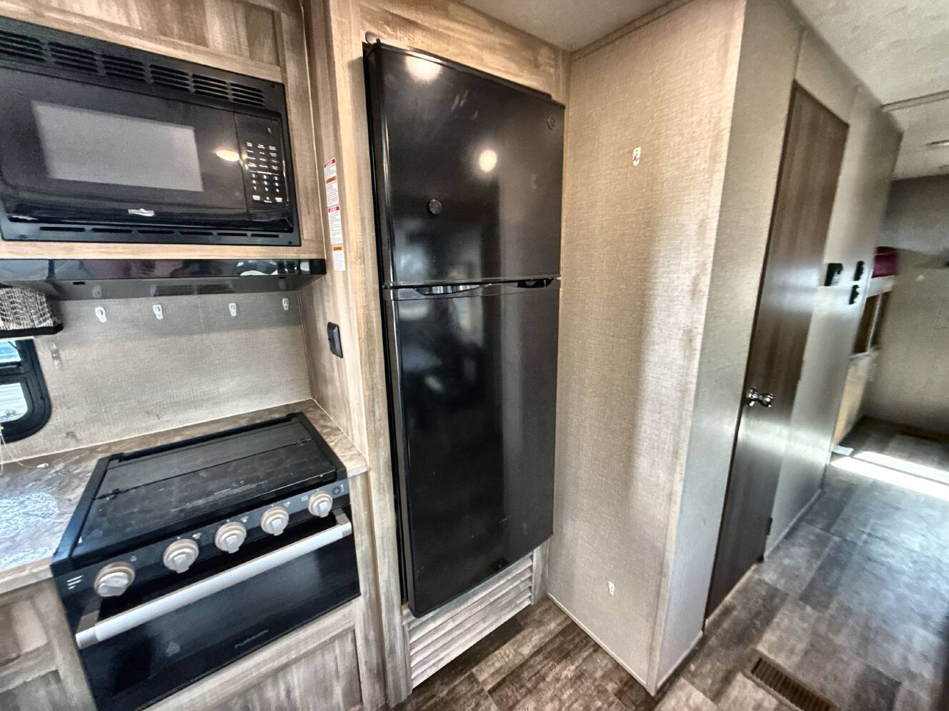A photo of this 2021 Coachmen CATALINA LEGACY 343BHTS