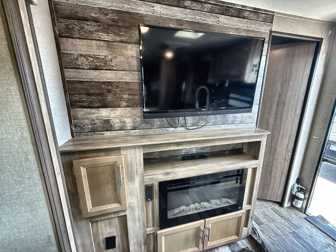 A photo of this 2021 Coachmen CATALINA LEGACY 343BHTS