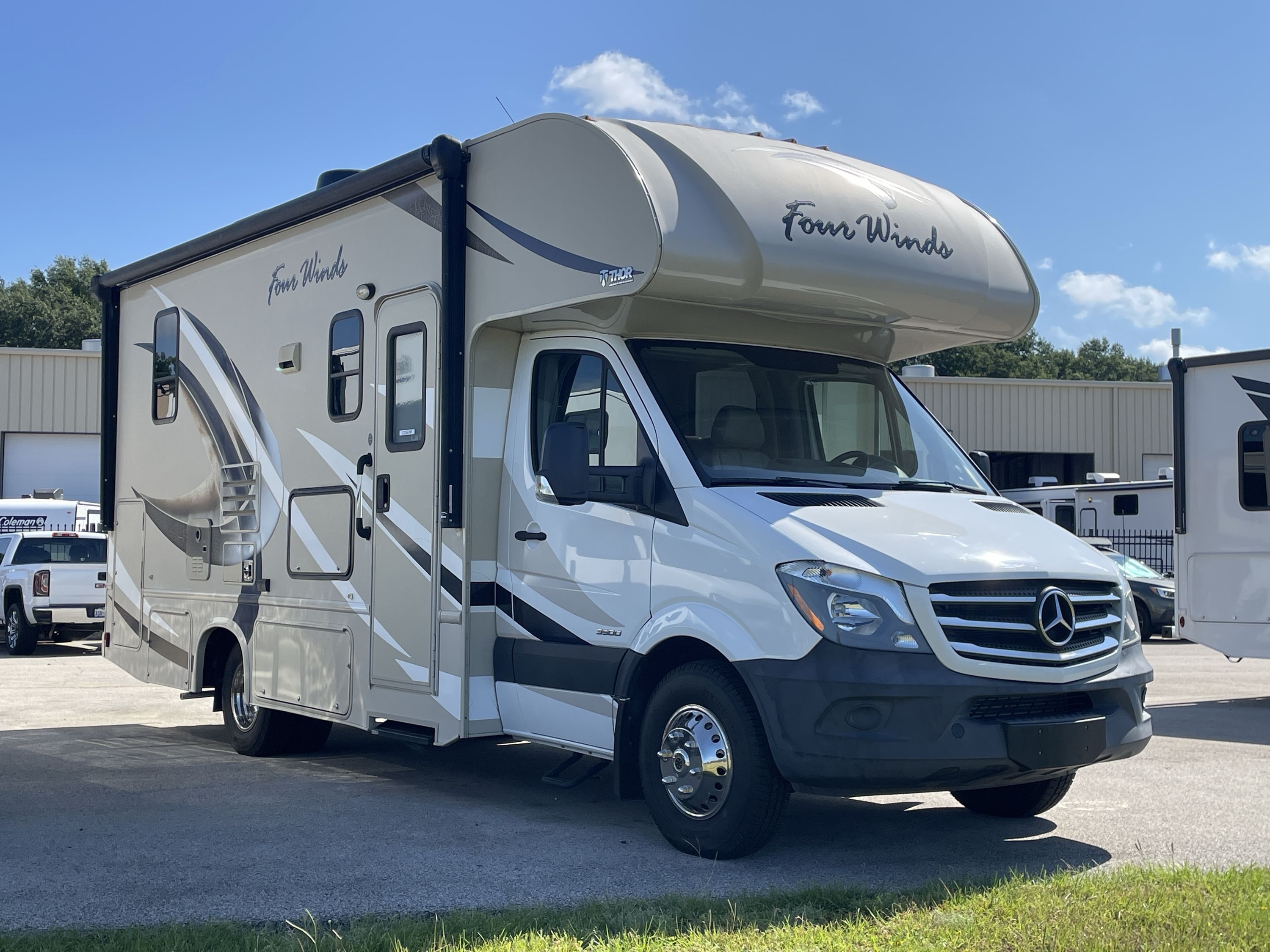 2017 Thor FOUR WINDS 24HL RV