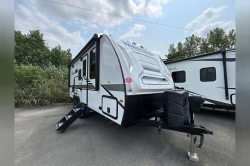2022 Winnebago MICRO MINNIE 2108FBS in greenfield IN