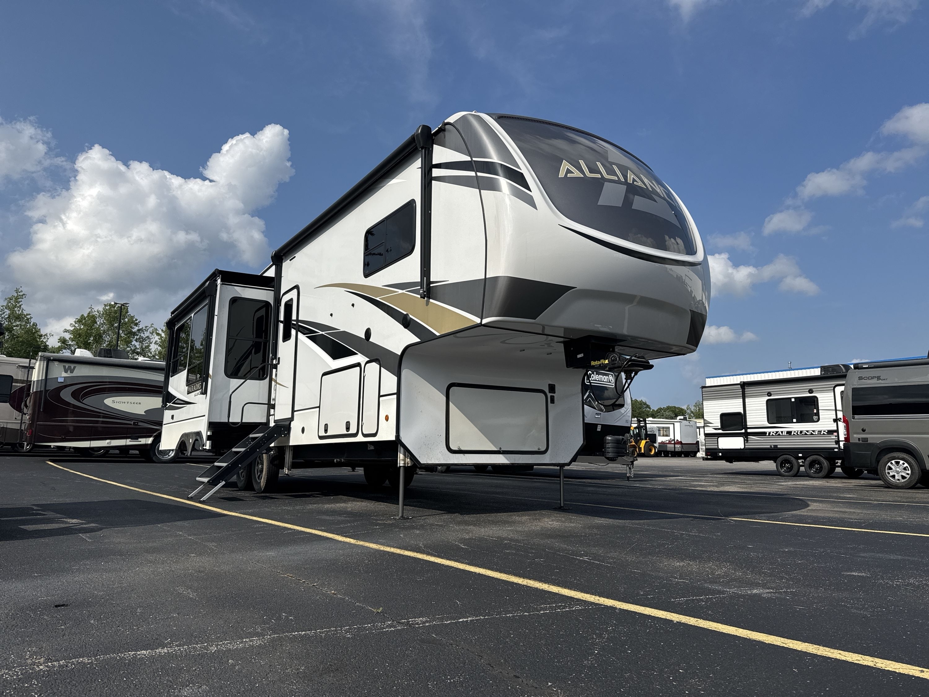2021 Alliance PARADIGM 310RL RV