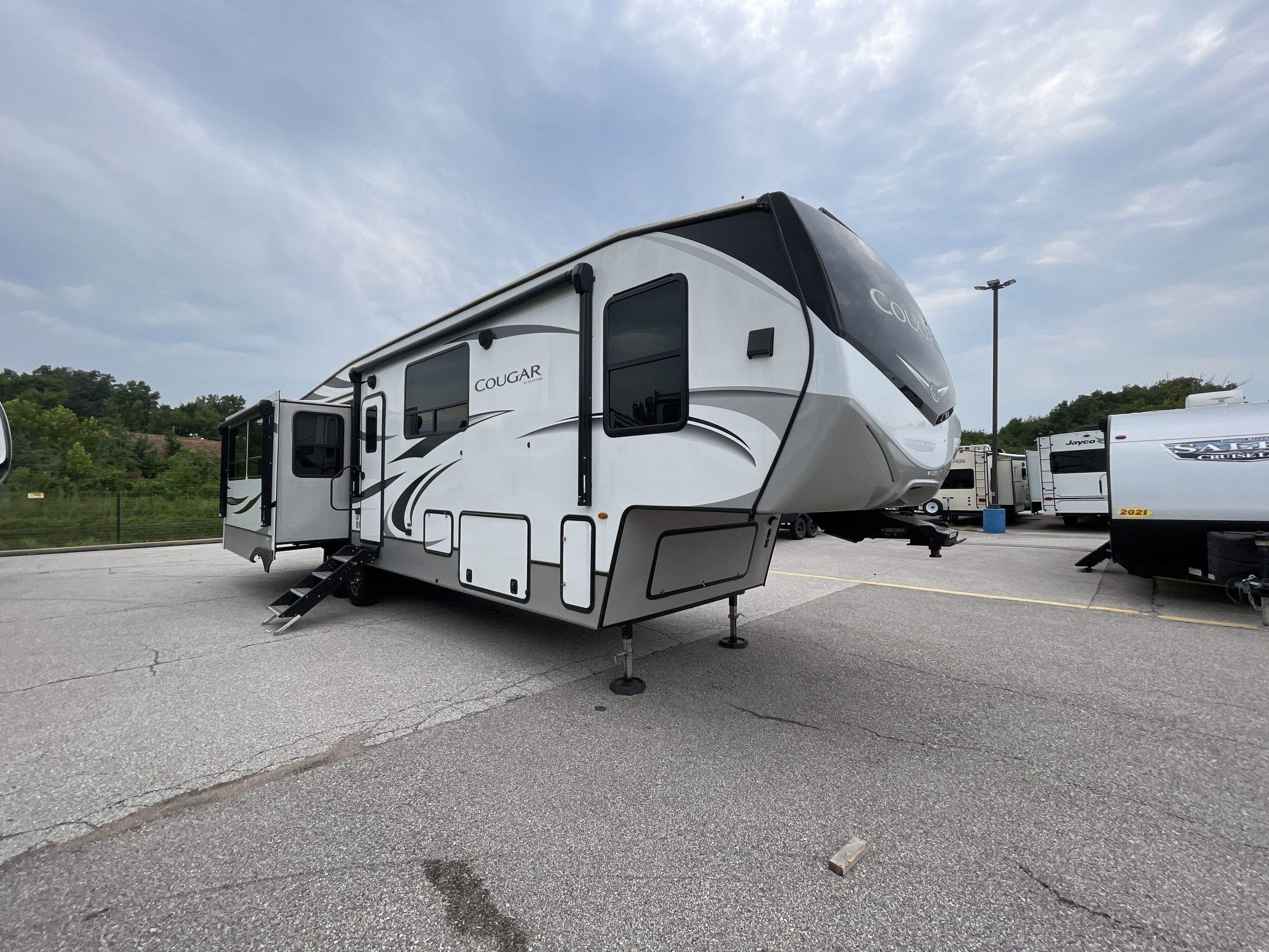 2023 Keystone COUGAR 368MBI in wentzville MO