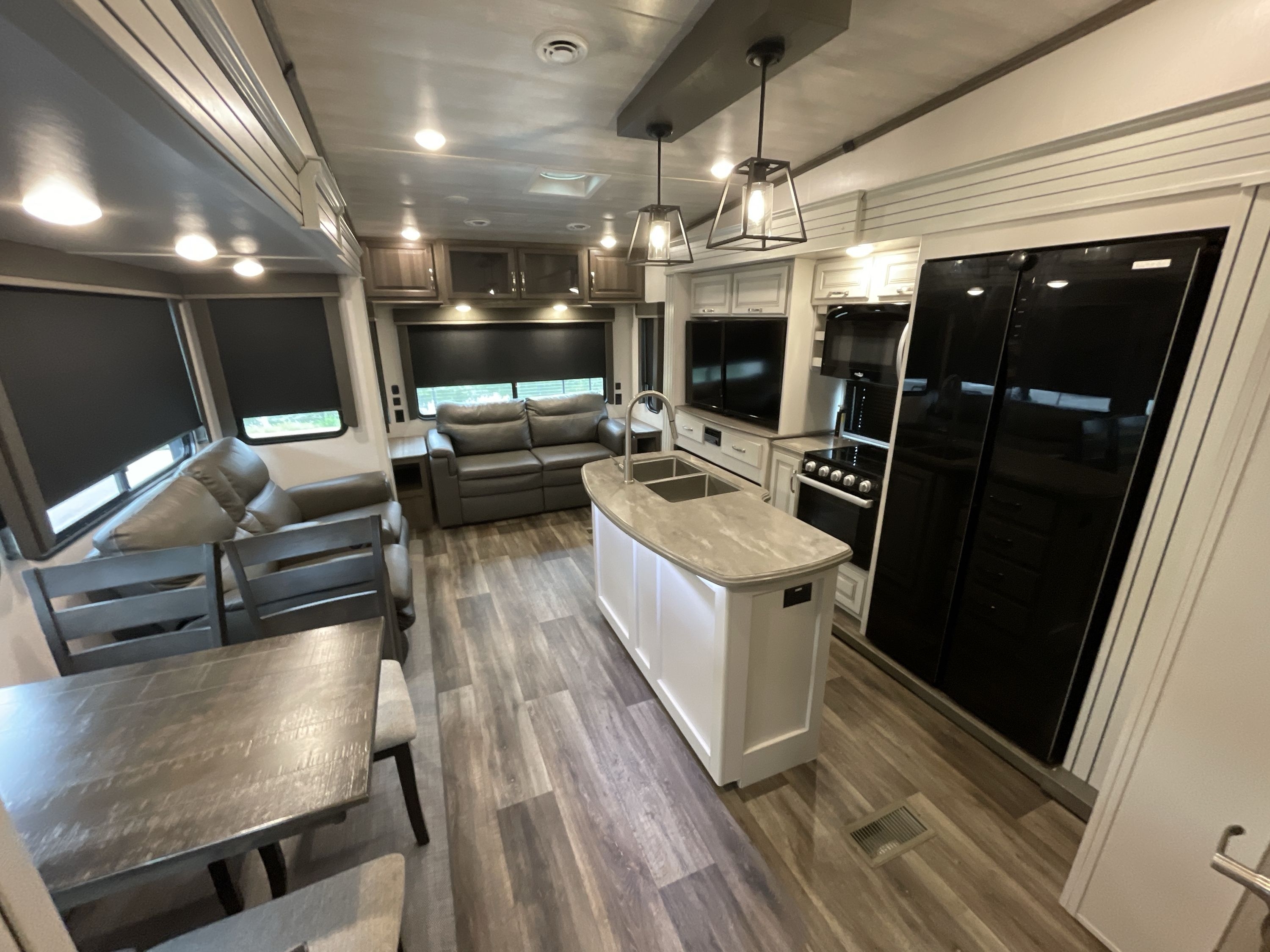 2023 Keystone COUGAR 368MBI in wentzville MO